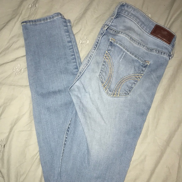 Hollister Skinny Jeans - Picture 2 of 6